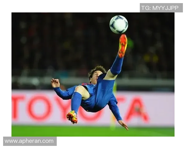 足球明星精彩射门瞬间全景解析与图文展示