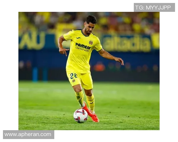 全球美女足球明星盘点她们在绿茵场上的风采与魅力